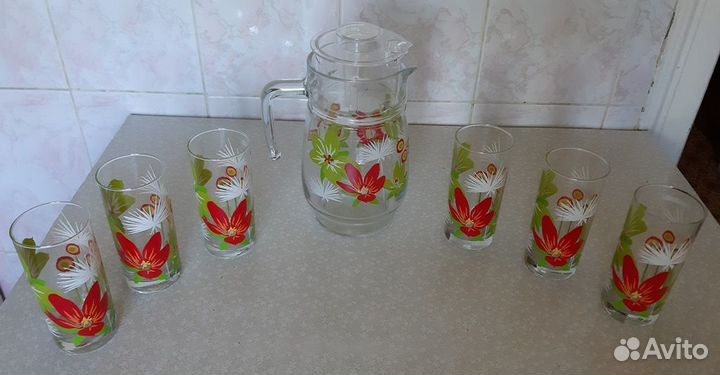 Кувшин и 6 стаканов. Стекло. Для холодных напитков