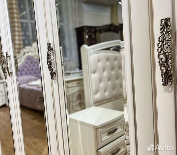 Спальный гарнитур