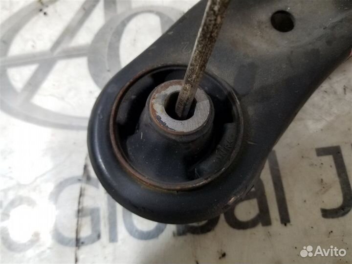 Рычаг передний правый Honda Fit