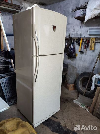 Холодильник Sharp