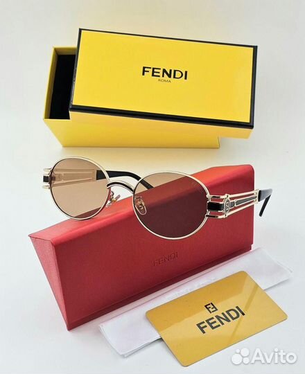 Солнцезащитные очки fendi