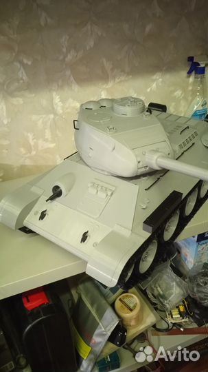Радиоуправляемая модель танка Т-34 1:10