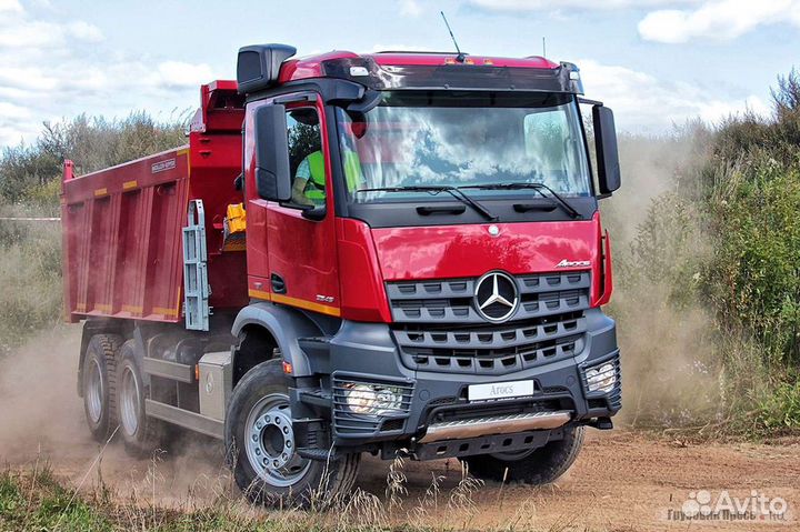 Водитель самосвала