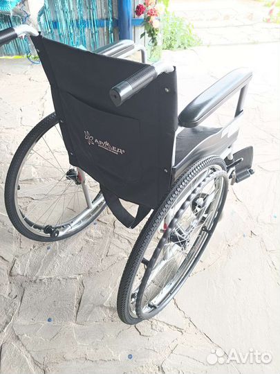 Кресло-коляска для инвалидов новая