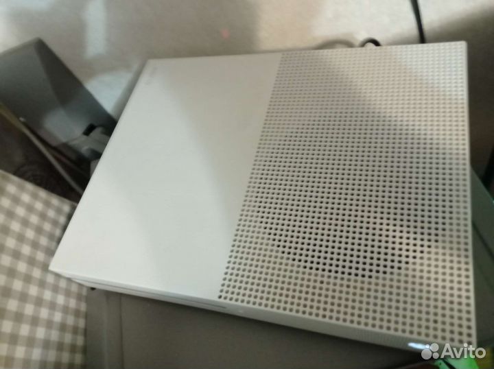 Xbox One S