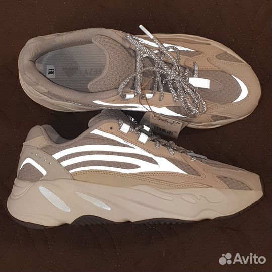 Кроссовки Adidas Yeezy boost 700 v2 cream