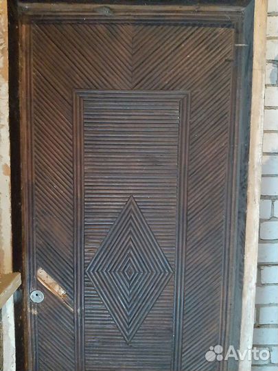 Дверь входная деревянная
