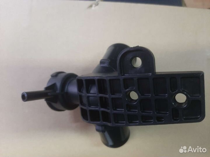 Горловина радиатора Hyundai Solaris Kia Rio