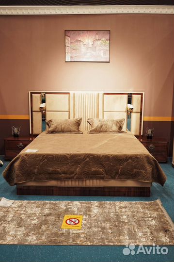 Спальный гарнитур