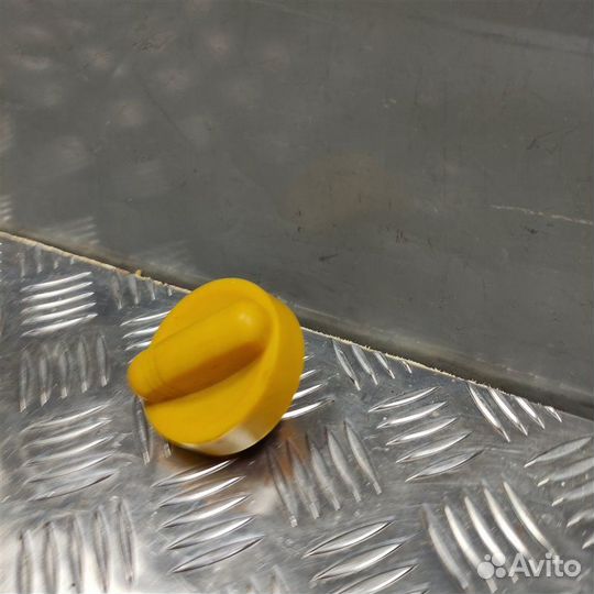 Крышка маслозаливной горловины Renault Sandero 2