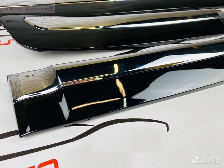 Молдинги дверей Lexus LX570