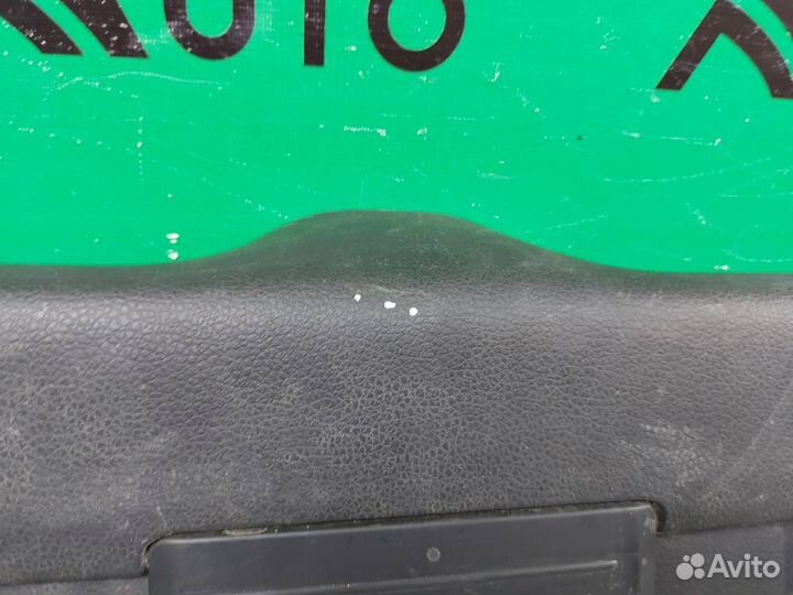 Обшивка двери багажника нижняя Volkswagen Touareg