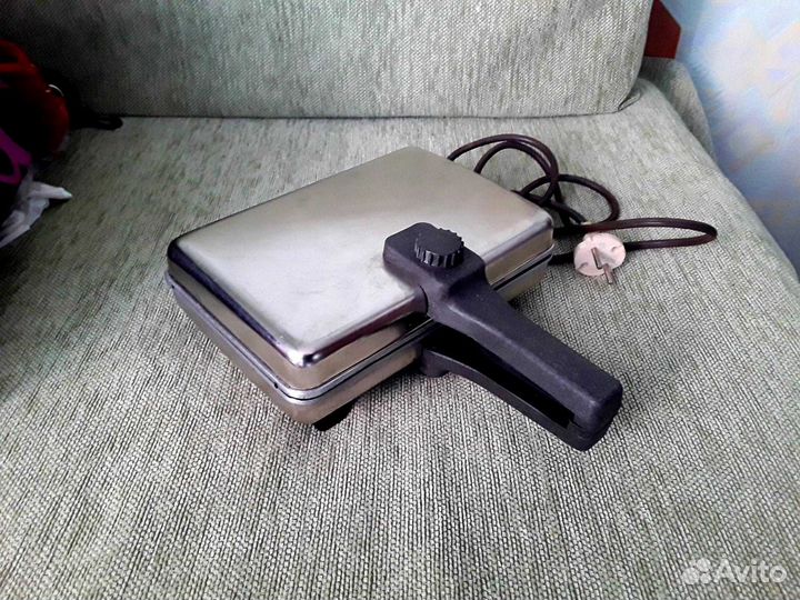 Электрическая вафельница новая СССР