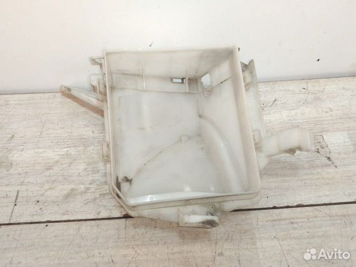 Кронштейн блока предохранителей Nissan Note E11