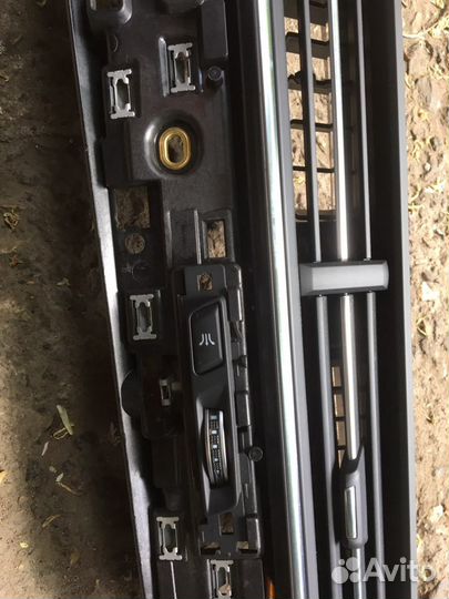 Audi q7 воздуховод центральный