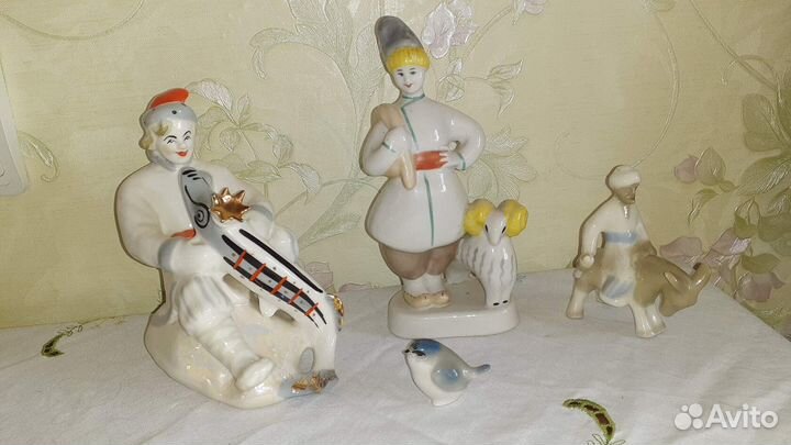 Статуэтка фарфор