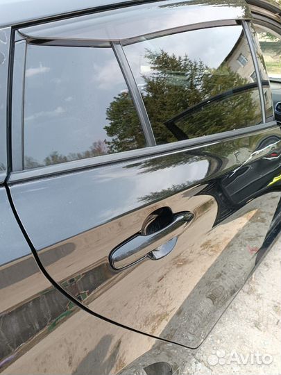 Задняя правая дверь toyota prius 50