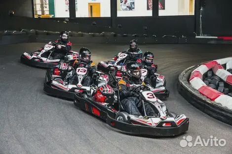 Легендарная гонка. Заезд на крытом электрокартинге