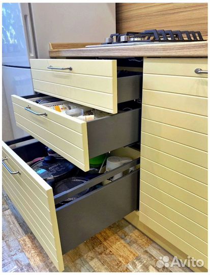 Кухонный гарнитур новый