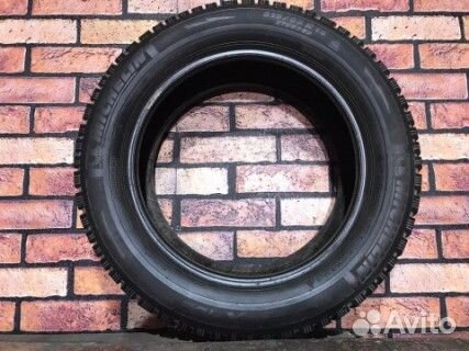 Michelin X-Ice North 215/55 R16