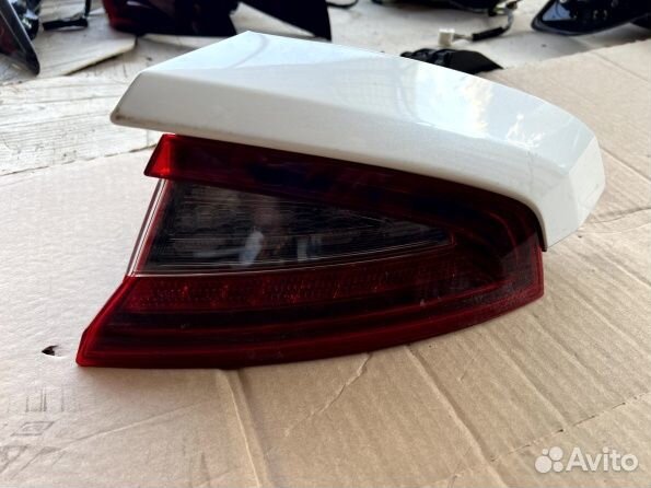 Фонарь задний kia stinger правый внешний