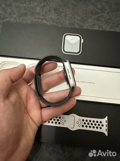 Apple Watch 6 44mm Nike (отличное состояние)