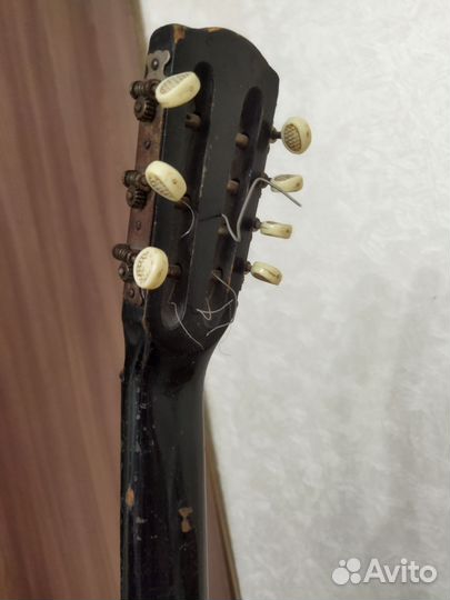 Акустическая гитара