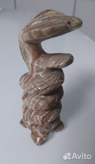 Змея символ 2025 года из оникса