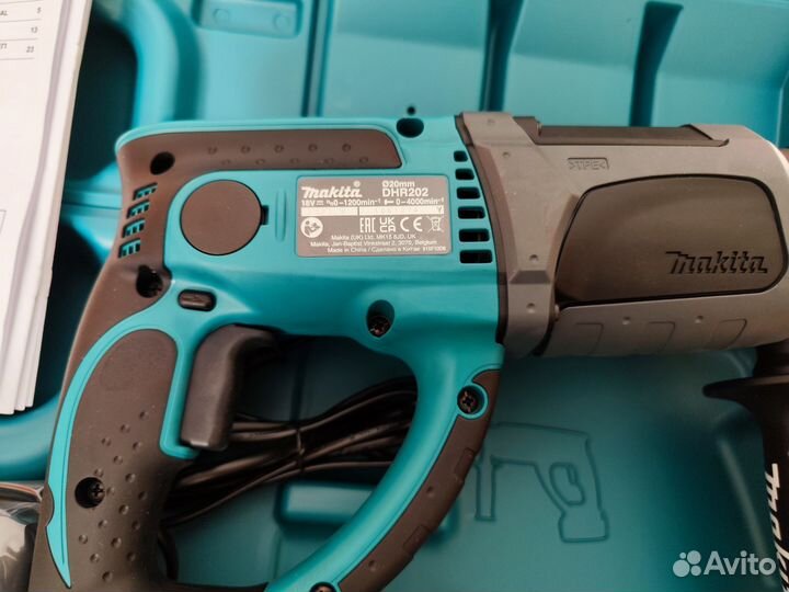 Перфоратор Makita DHR202RF