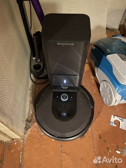 Робот со станцией самоочистки irobot i7 + plus