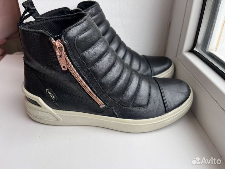 Ботинки демисезонные для девочки ecco 33