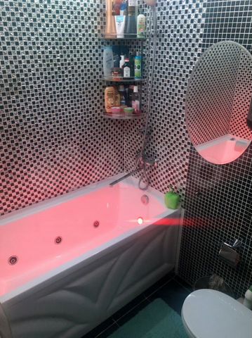 2-к. квартира, 52 м², 3/5 эт.