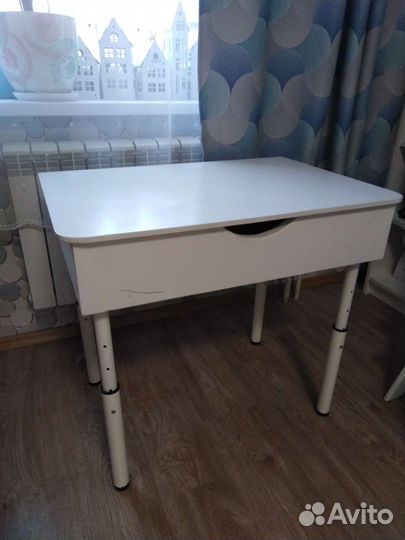 Стол детский регулируемый