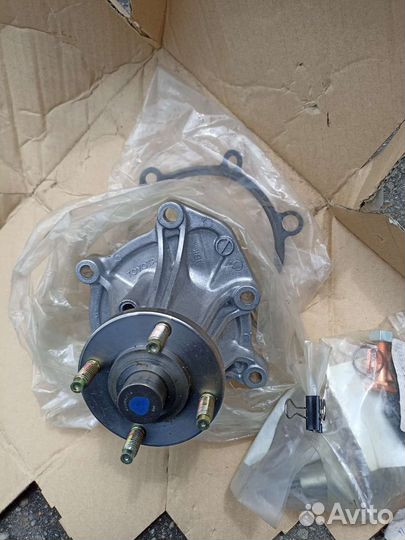 Помпа Toyota Land cruiser 80