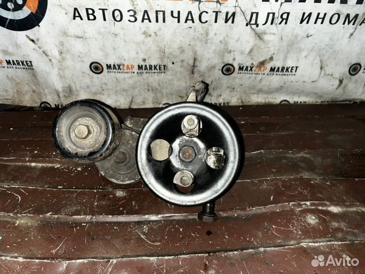 Насос гидроусилителя Hyundai Starex 2.5 D4CB 2005