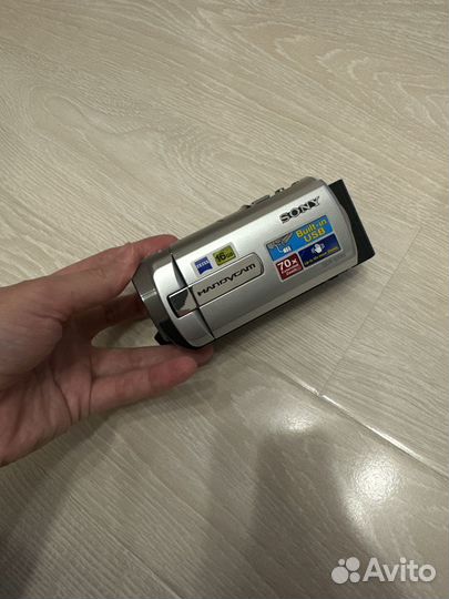 Видеокамера Sony DCR-SX85E