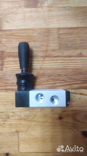 Пневмораспределитель Airtac 4H210-08