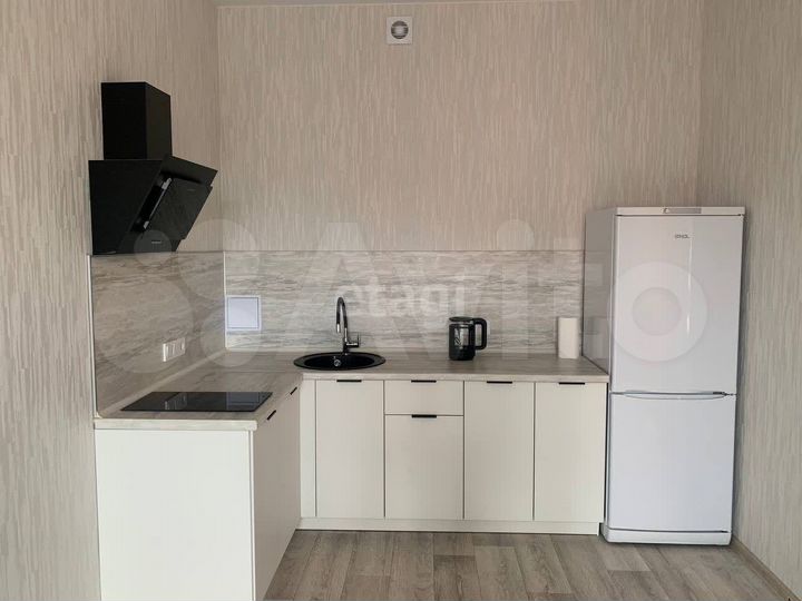 2-к. квартира, 42,1 м², 16/16 эт.