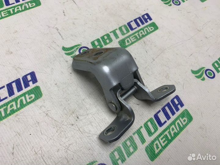 Петля двери задняя левая Mazda 3 BP PE / P5 2019