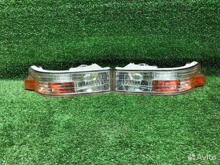 Комплект повторителей поворотника передний Toyota