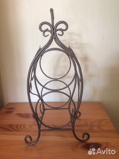 Кованная подставка для вина