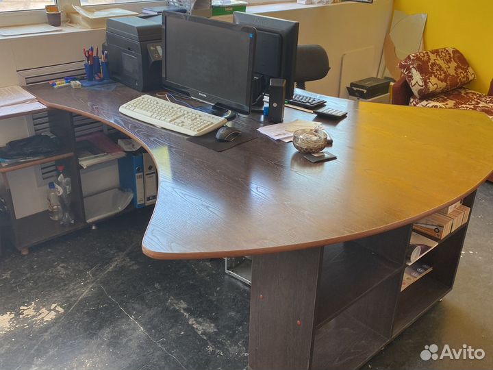 Стол офисный