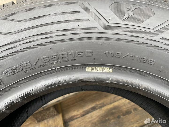 Goodyear Vector 4Seasons Cargo 235/65 R16C