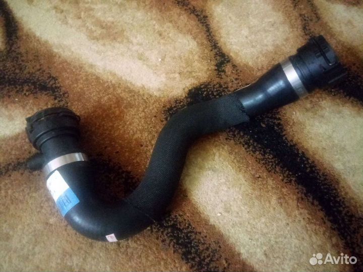 Патрубок радиатора нижний Audi