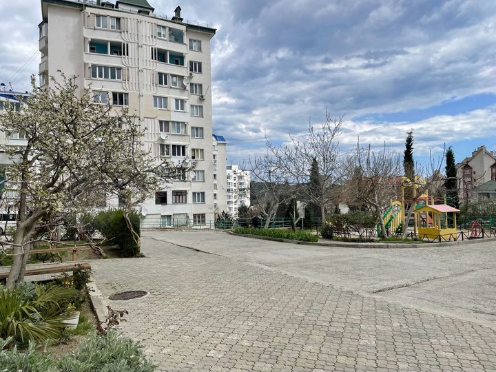 2-к. квартира, 63 м², 3/9 эт.