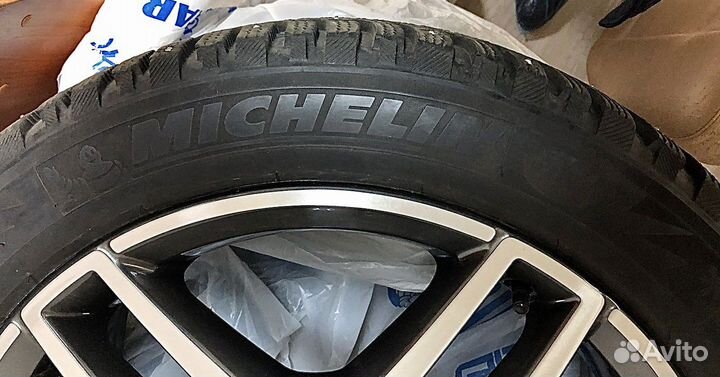 Продаю шины с дисками в новом состоянии