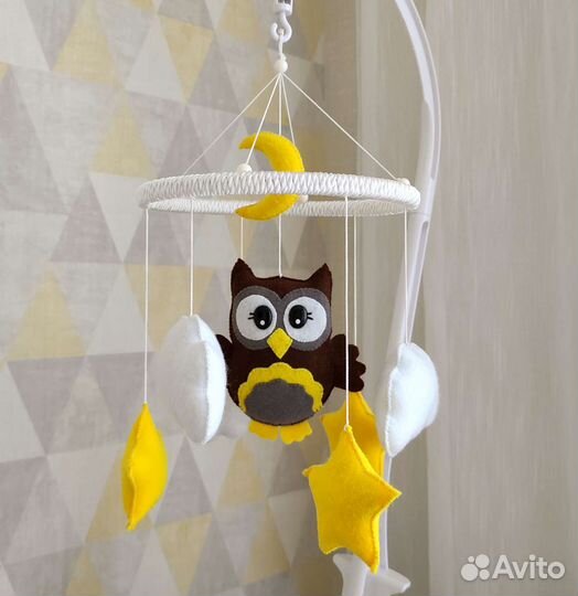 Мобиль на кроватку из фетра