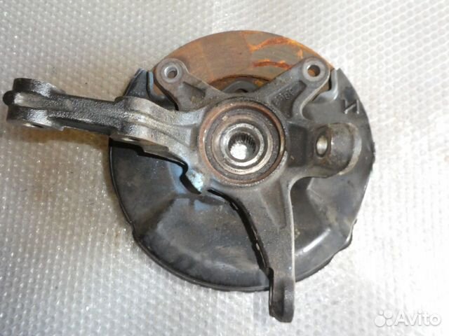 Передний левый поворотный кулак Honda Civic 4D