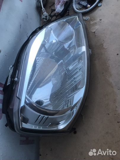 Фара renault logan 2010