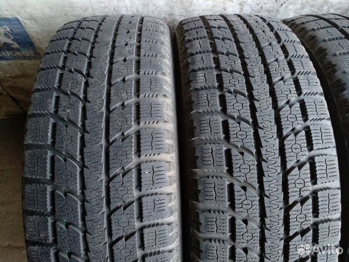 Toyo Observe GSi-5 225/65 R17 102Q